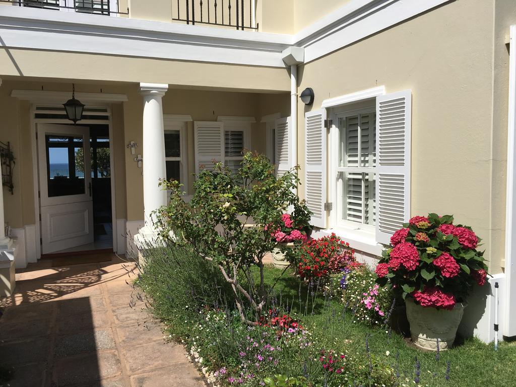 Sandals Beach Villa เฮอร์มานุส ภายนอก รูปภาพ